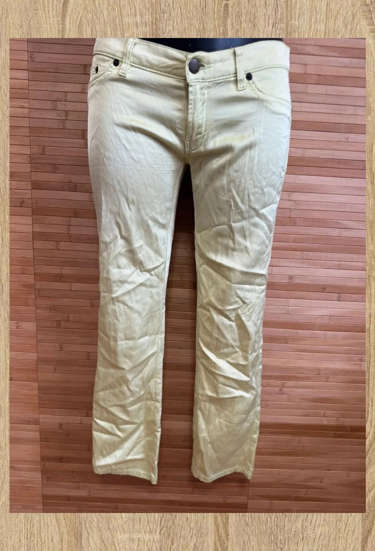 Divino pantalón croped cintura baja , tela satinada, marca Red Valentino , talla 38 😍 – Valentino – taille M / 38 / 10 2
