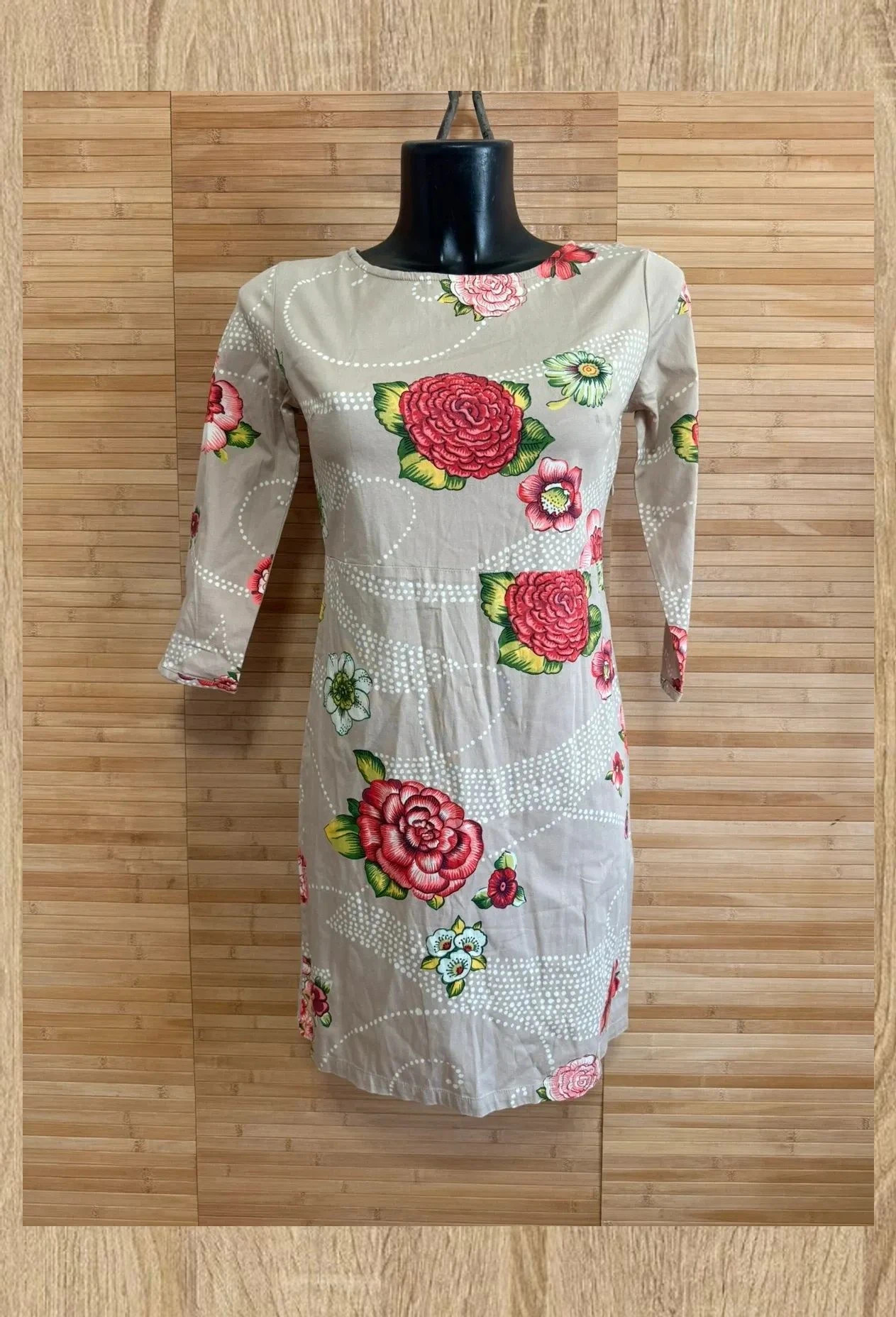 Divino vestido flores marca Tonala , talla S 😍