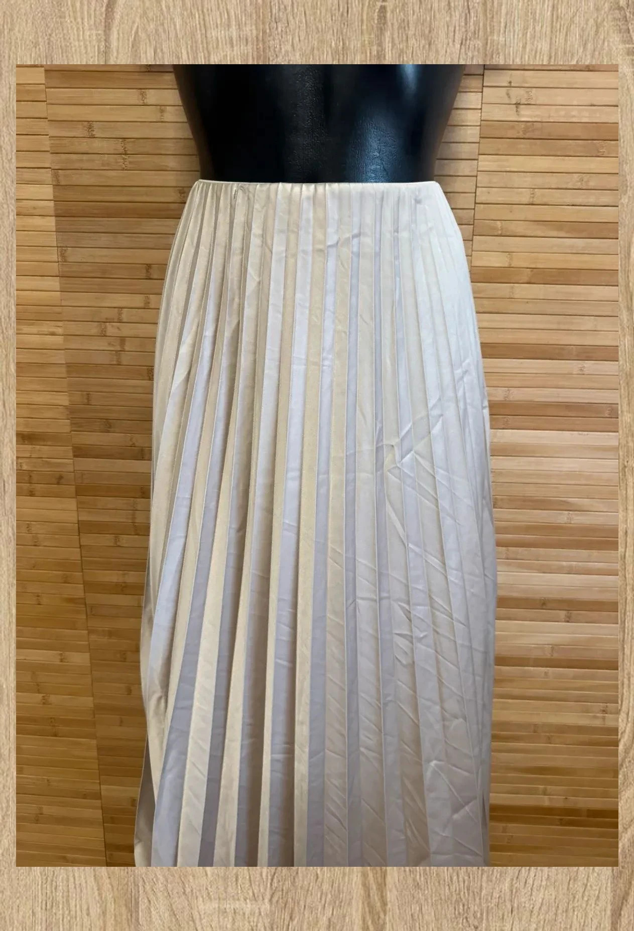 Divina falda plisada satinada , talla 38 😍 – grmzem – taille M / 38 / 10 3
