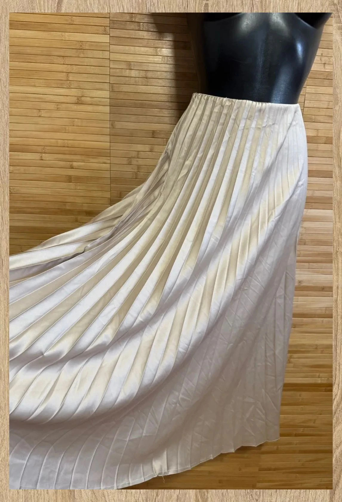 Divina falda plisada satinada , talla 38 😍 – grmzem – taille M / 38 / 10 4