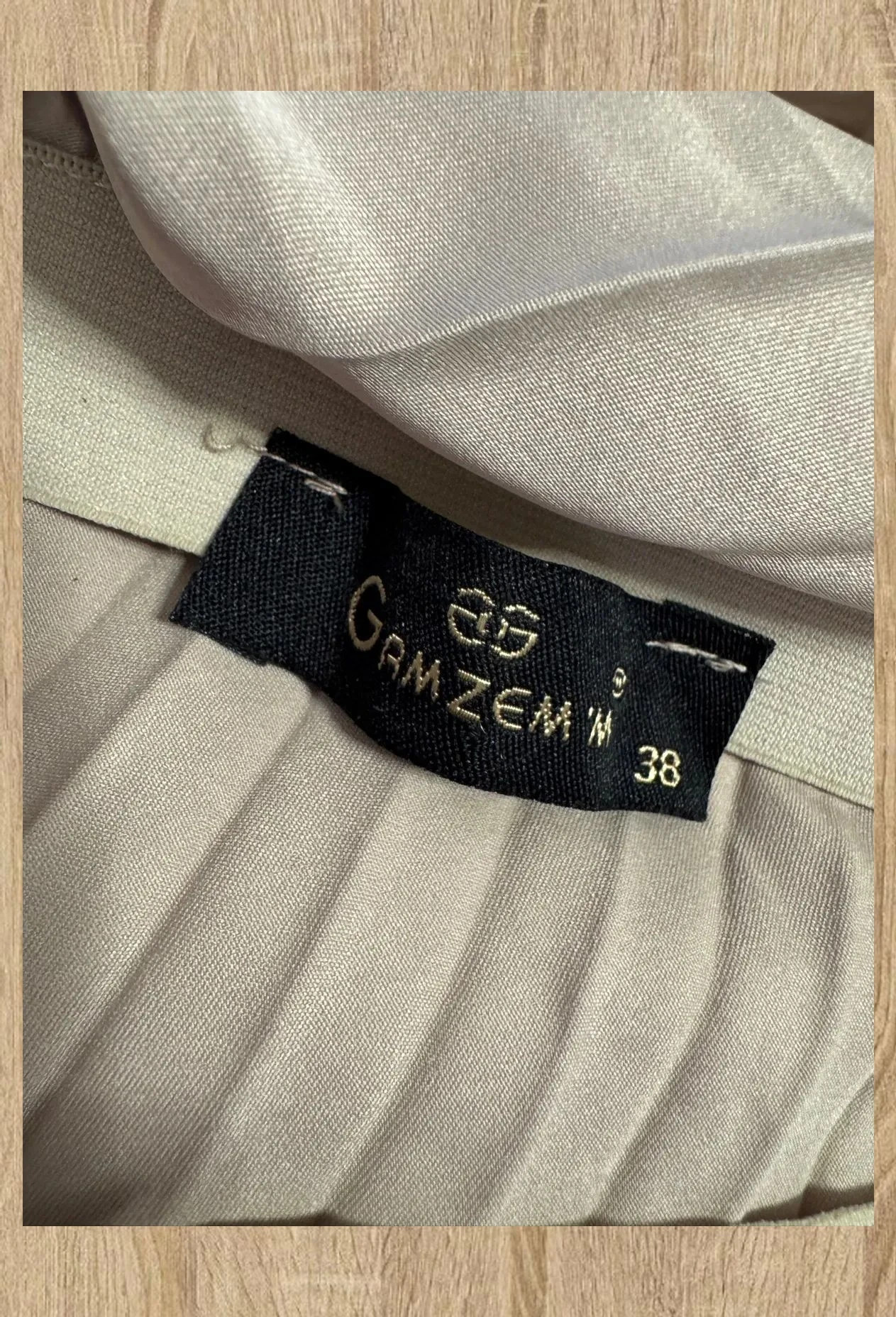 Divina falda plisada satinada , talla 38 😍 – grmzem – taille M / 38 / 10 5