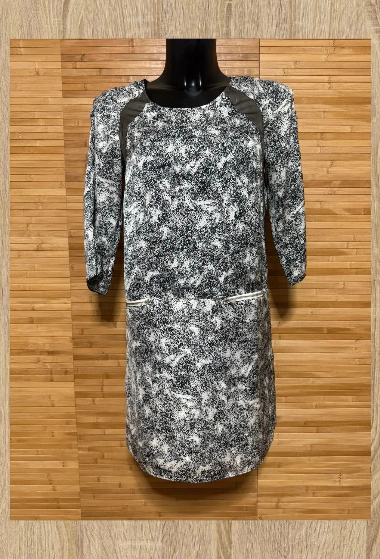 Divino vestido marca claudie pierlot , talla 36 😍