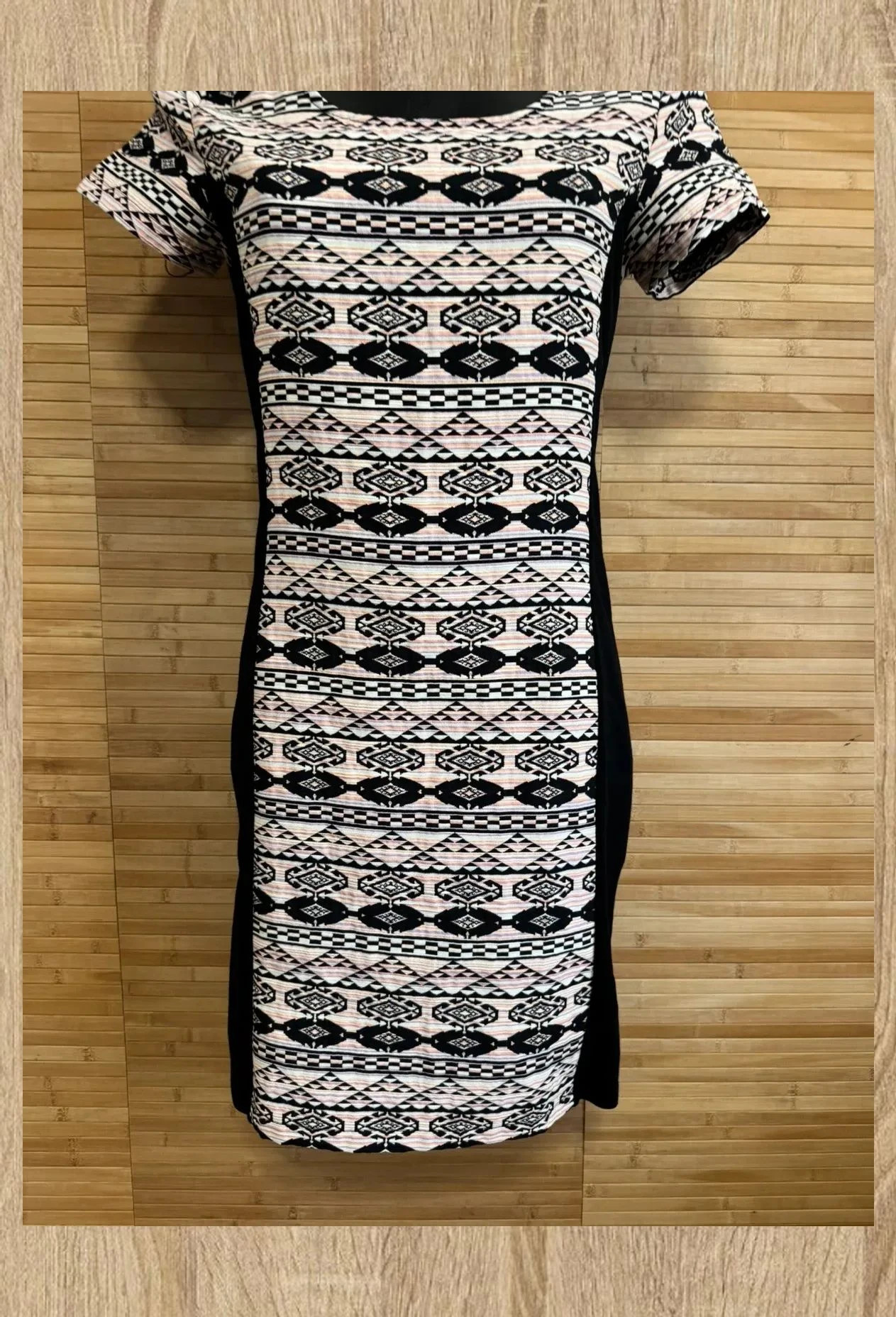 Divino vestido marca Vila , talla L 😍 – Vila – taille L / 40 / 12 2