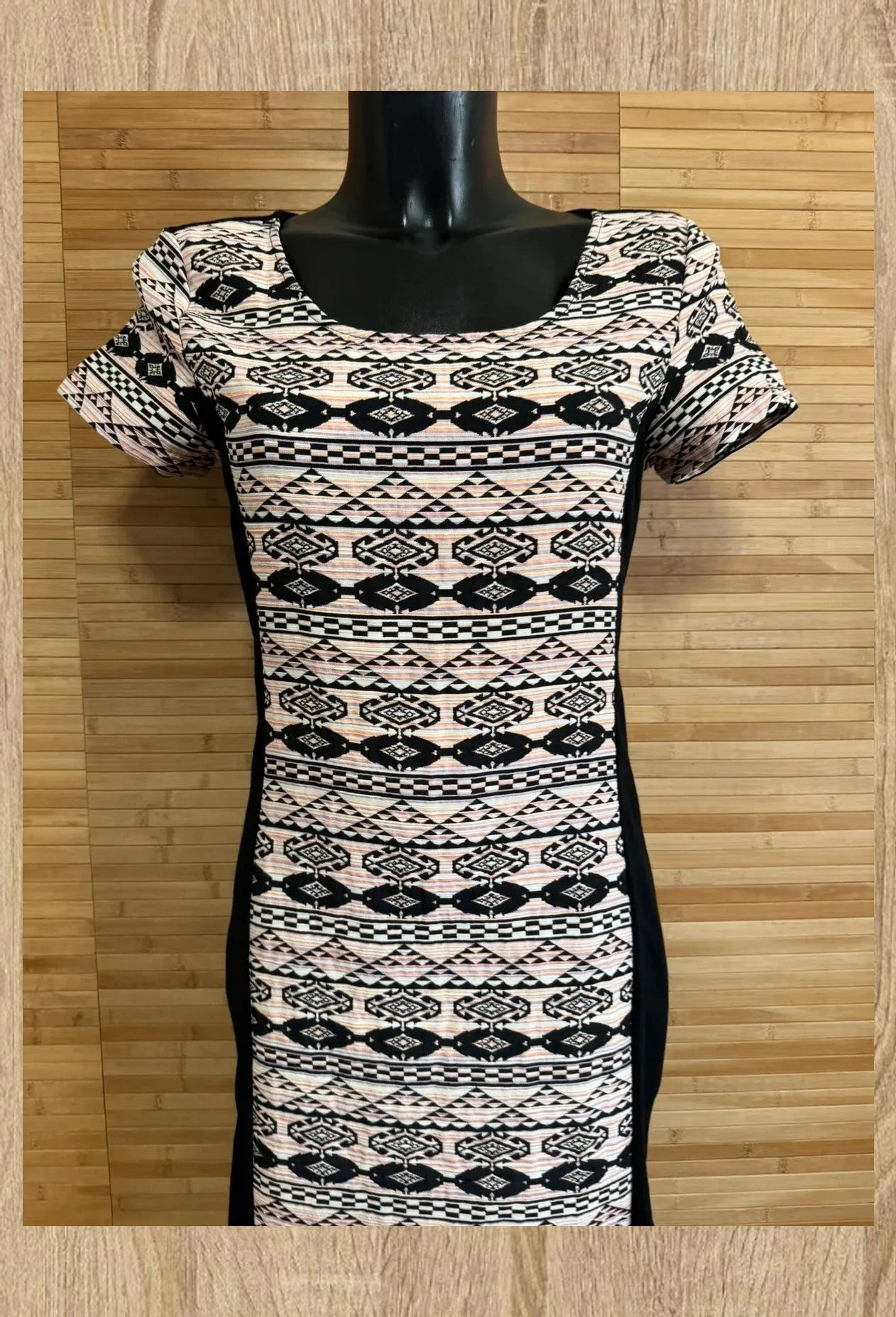 Divino vestido marca Vila , talla L 😍 – Vila – taille L / 40 / 12 3