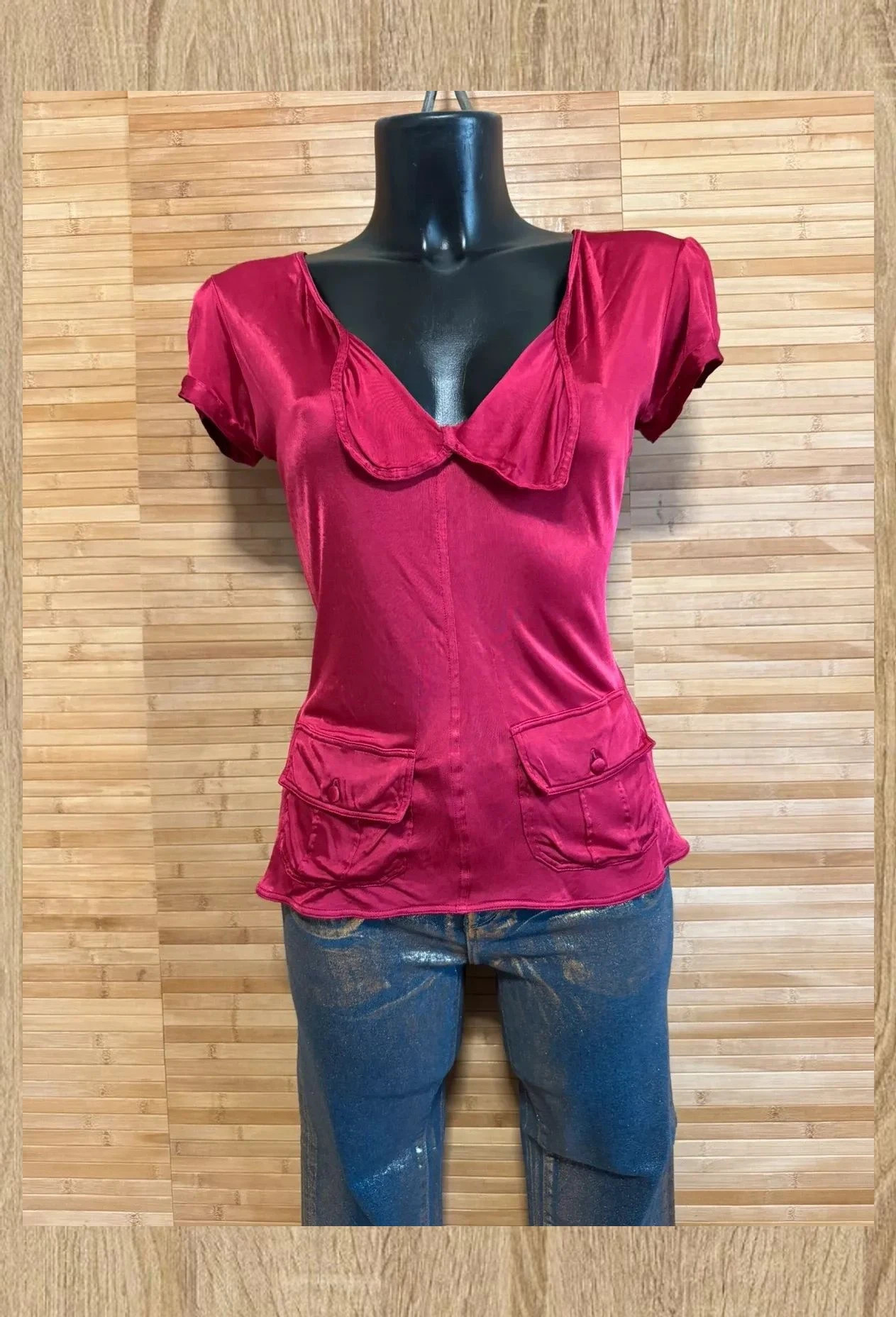 Divina blusa satinada elástica de Yves Saint Laurent , talla L 😍