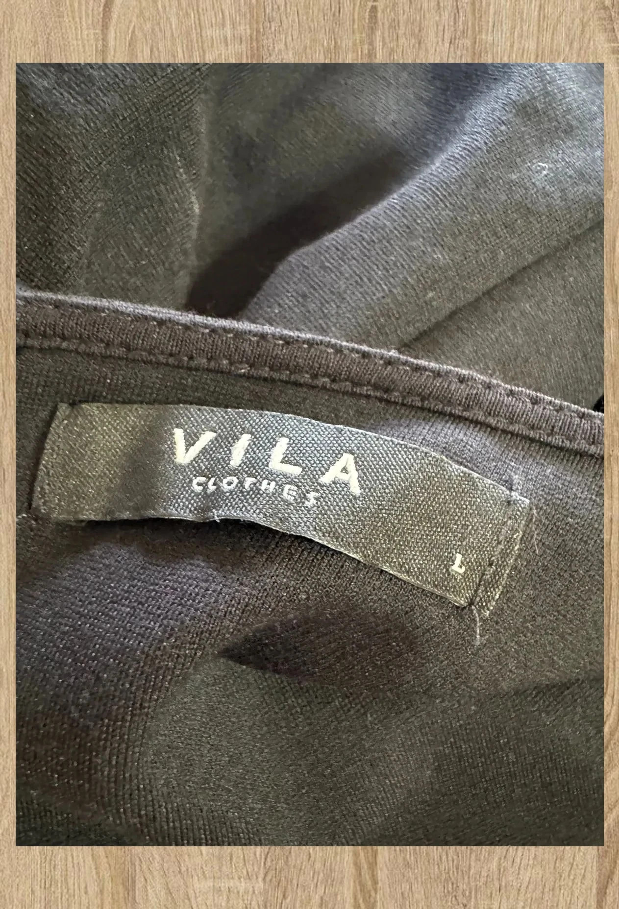 Divino vestido marca Vila , talla L 😍 – Vila – taille L / 40 / 12 5