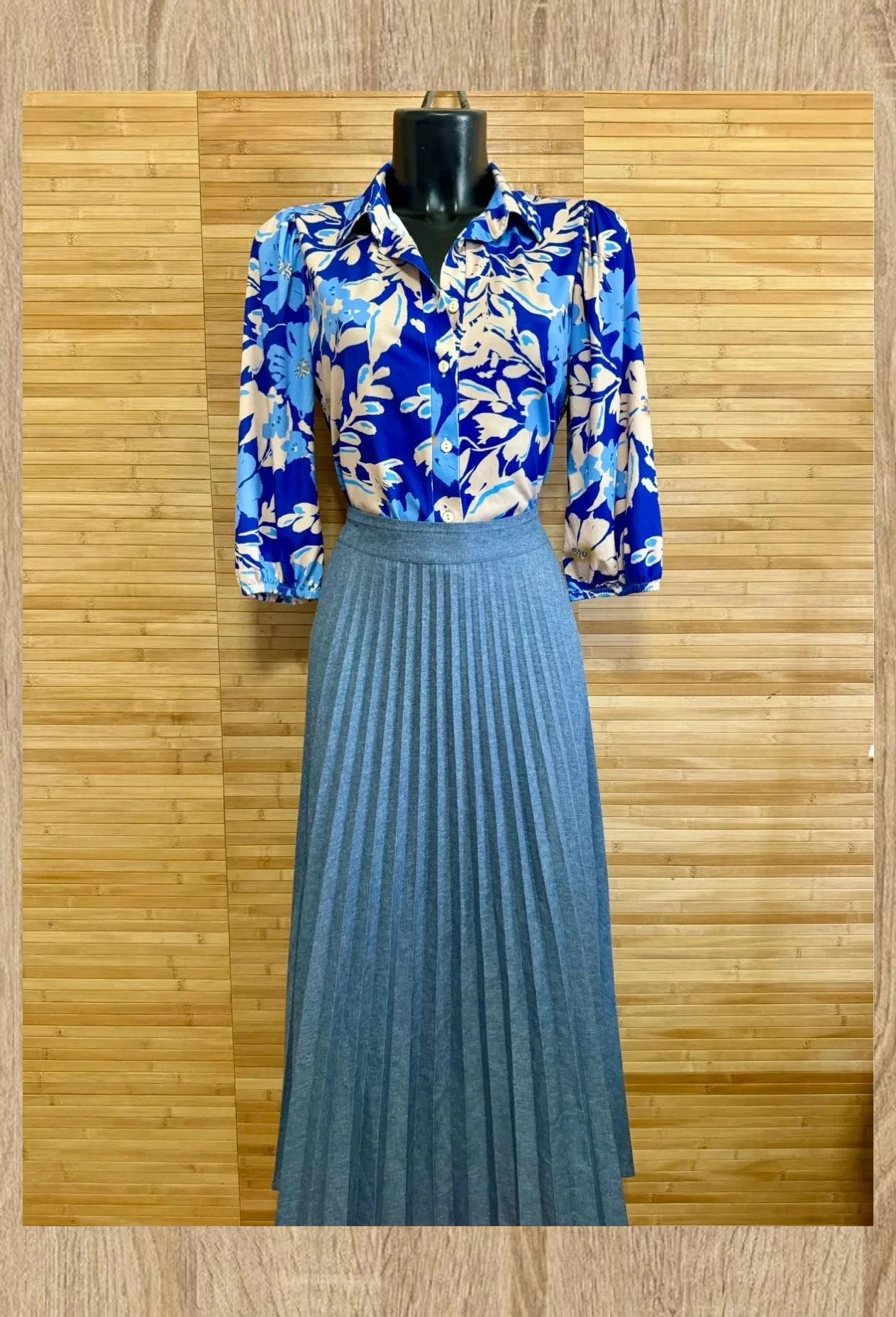 Divina blusa estampada marca Angelle Milán , talla M 😍