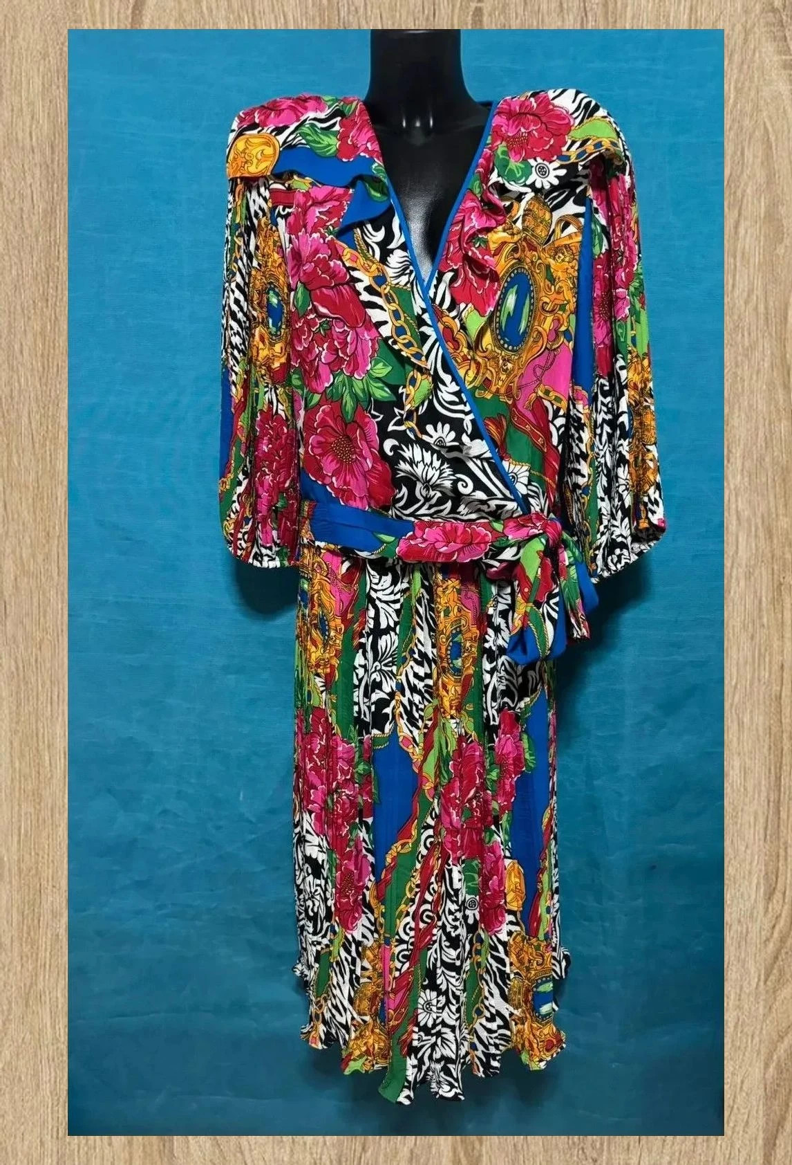 Espectacular traje dos piezas falda y blusa de Diane Freís 😍