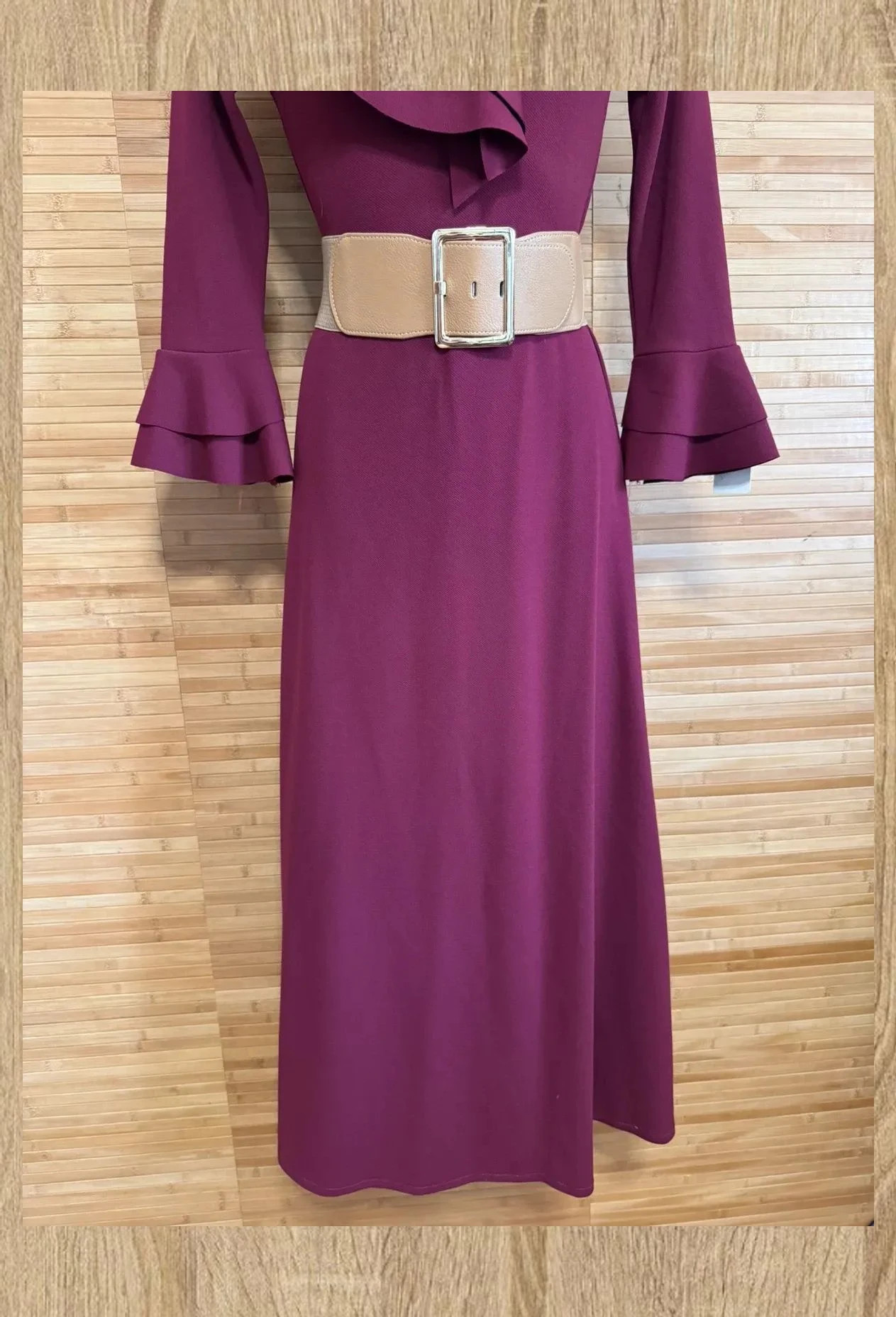 Divino vestido largo burdeos con volantes , cinturón no incluido, talla única S/M , elástico 😍 – La Boutique – taille Taille unique 2