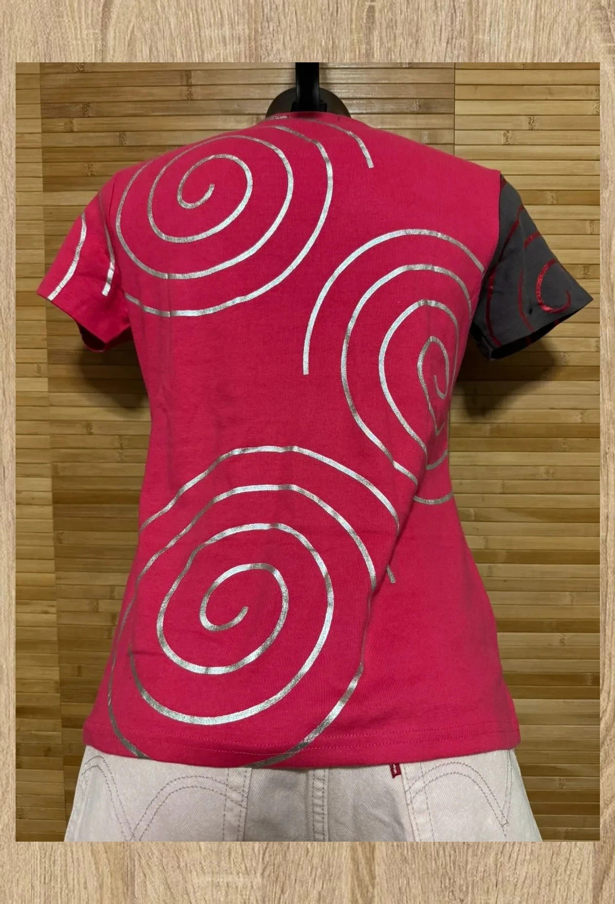 Divina camiseta de custo Barcelona , talla L 😍 – Custo Barcelona – taille L / 40 / 12 5