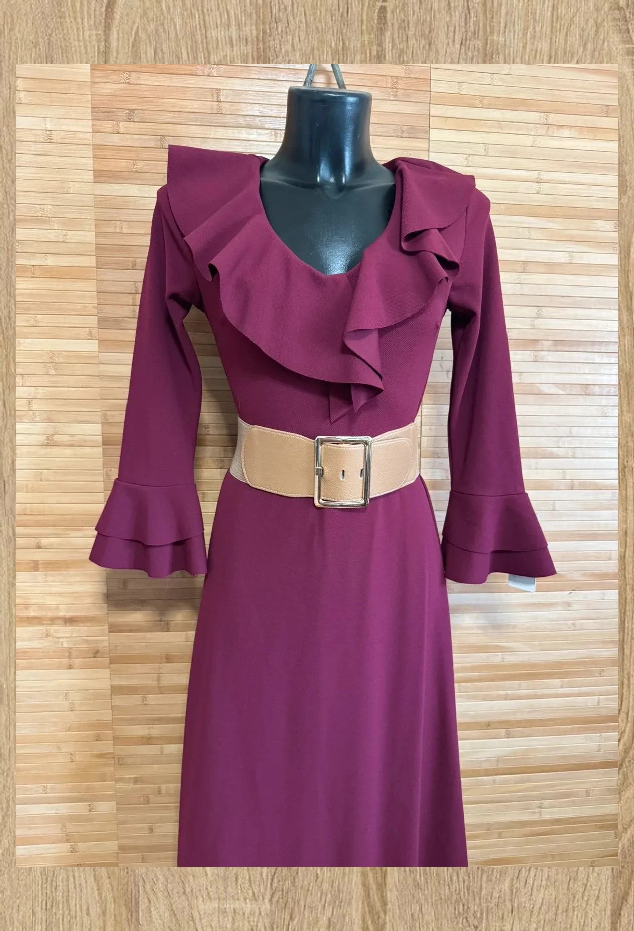Divino vestido largo burdeos con volantes , cinturón no incluido, talla única S/M , elástico 😍 – La Boutique – taille Taille unique 3
