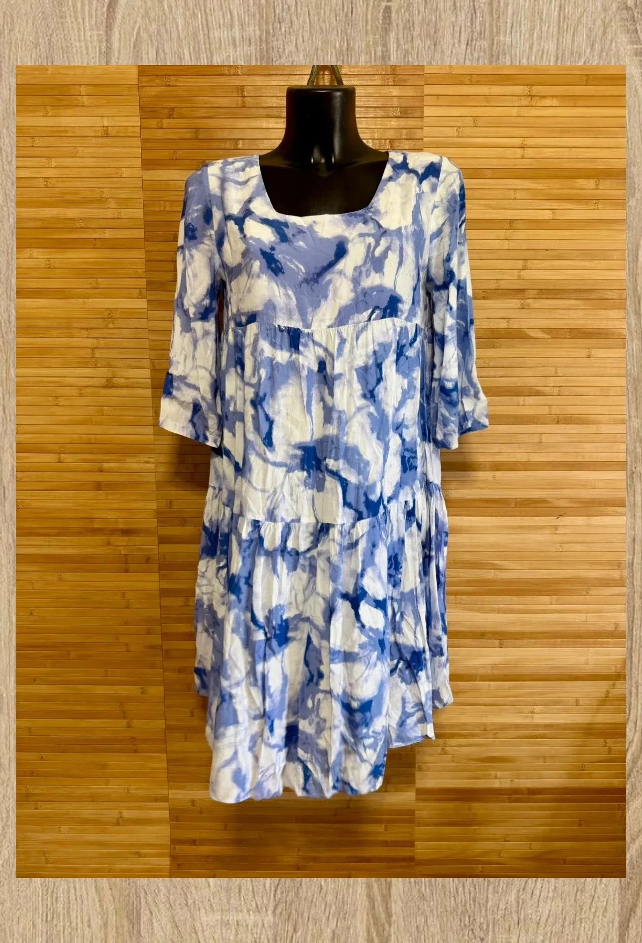 Divino vestido viscosa marca Rich & Royal , talla 36 😍