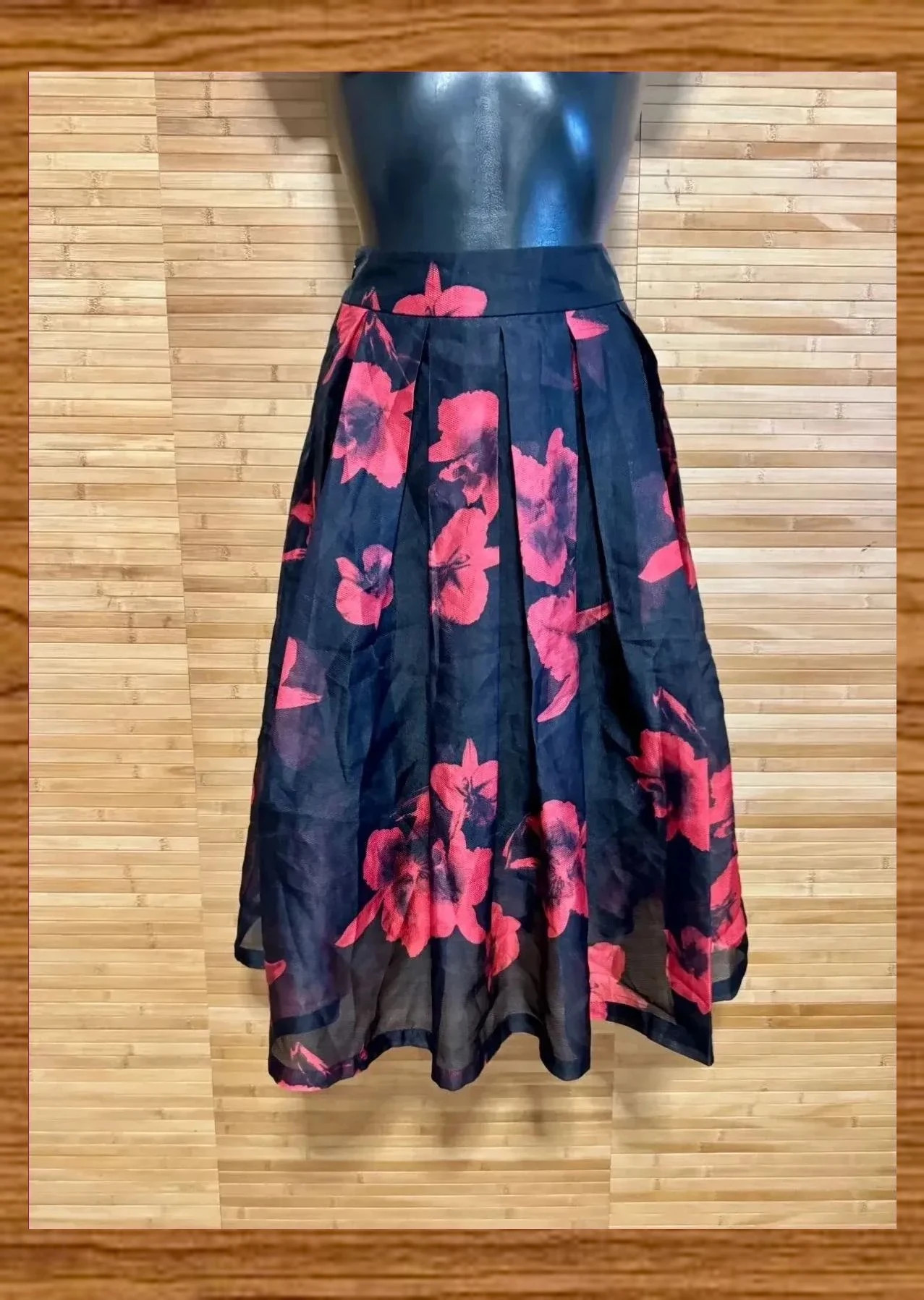 Divina falda midi flores , talla única para M😍 – Menghi – taille Taille unique
