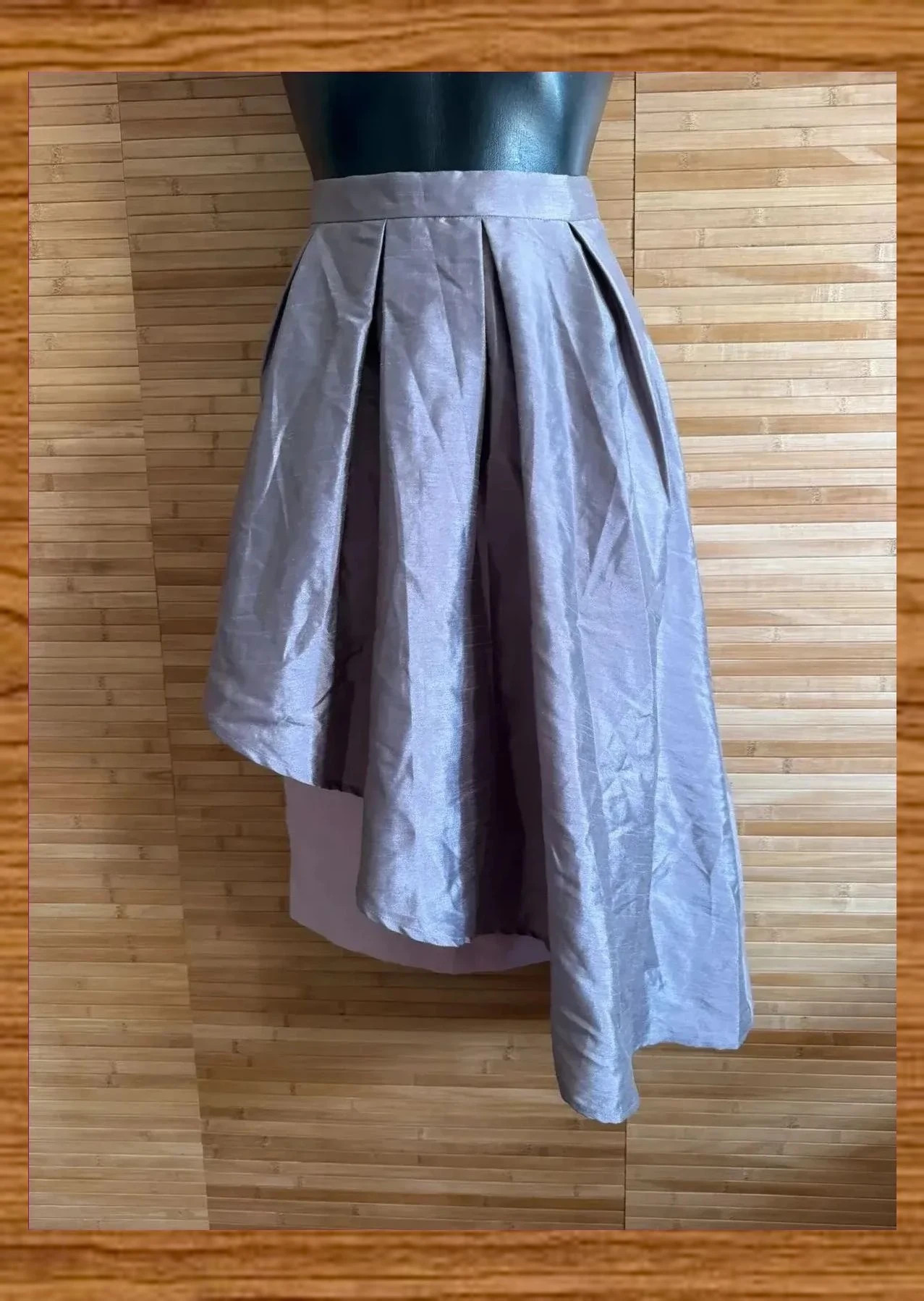 Espectacular falda asimetríca marca Strena , talla S 😍