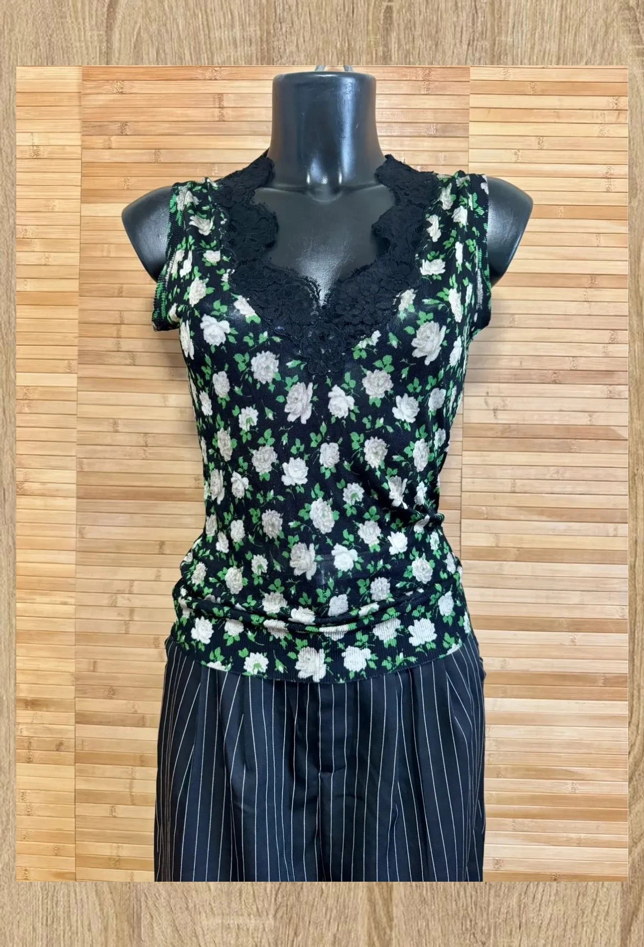 Blusa punto fino de dolce& gabbana talla M 😍