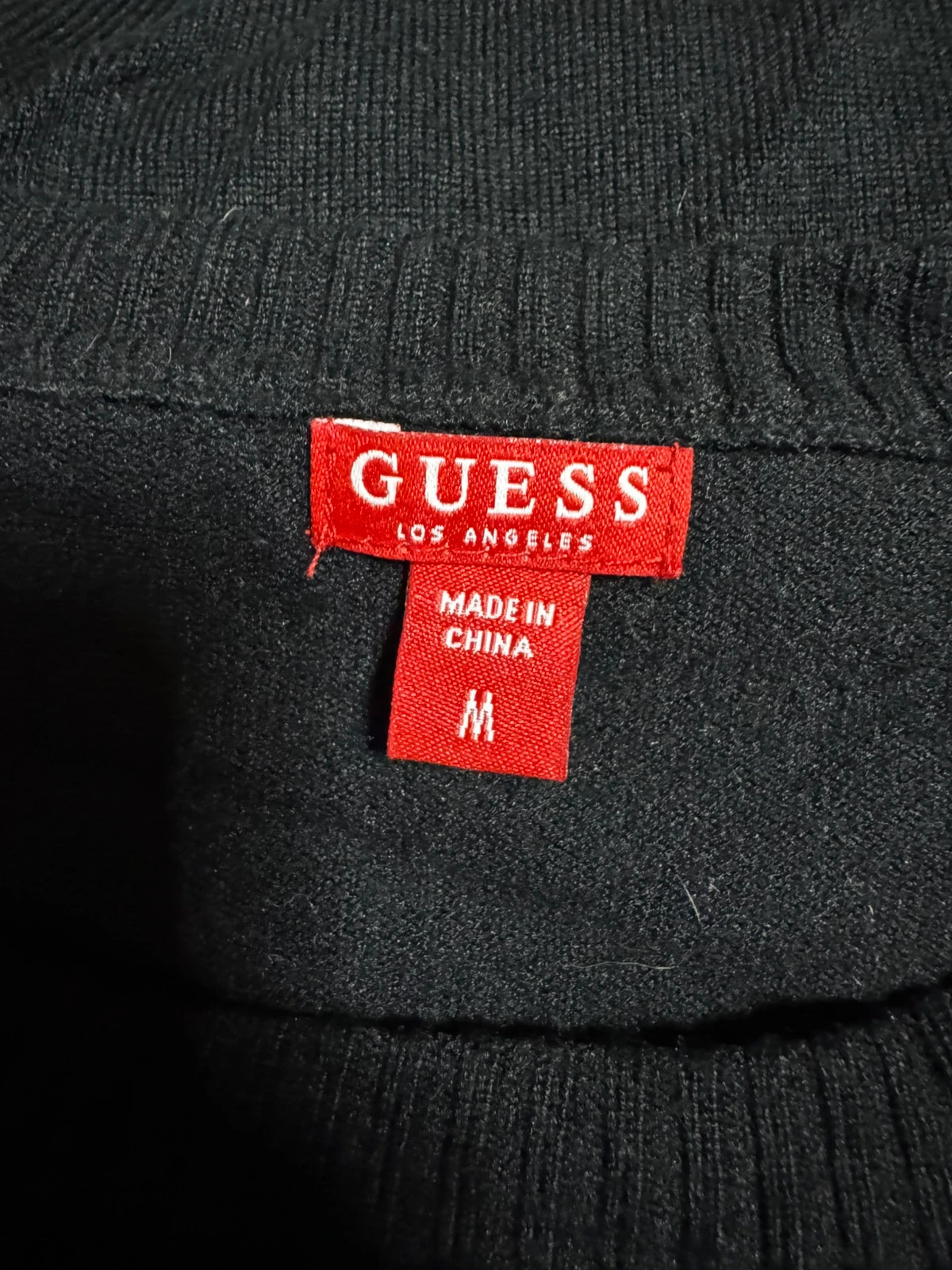 Jersey negro marca Guess talla M 😍 – GUESS – taille M / 38 / 10 5