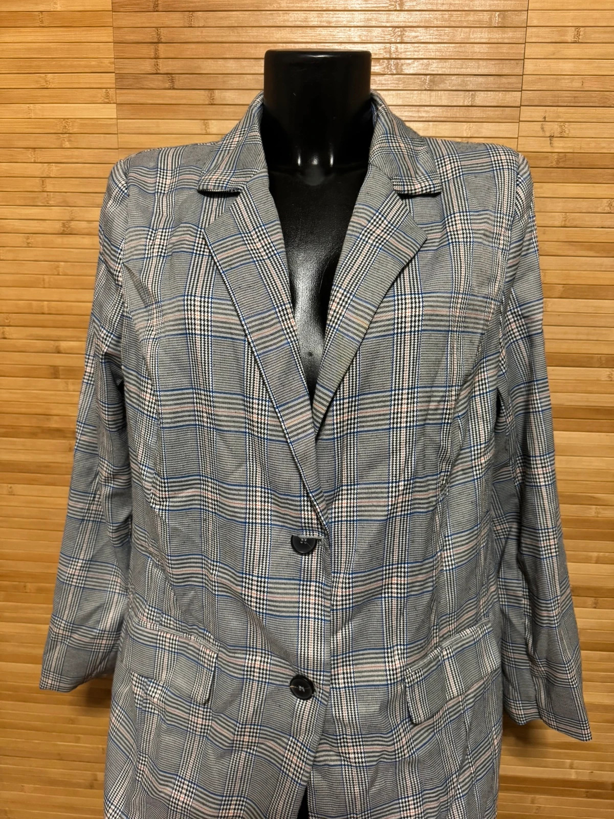 Divino blazer cuadros talla 46 , un botón está partido 😍 – Studio Untold – taille 4XL / 48 / 20 3