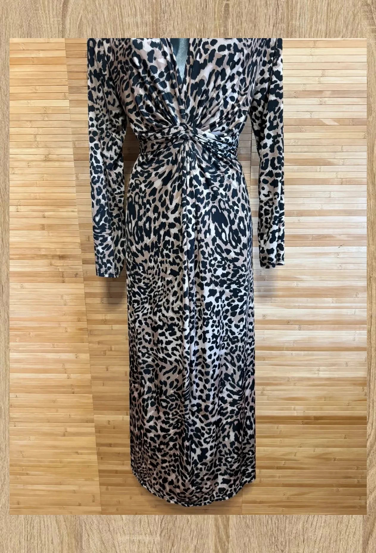 Divino vestido animal print , tela muy elástica, talla única para XL 😍 – La Boutique – taille Taille unique 2