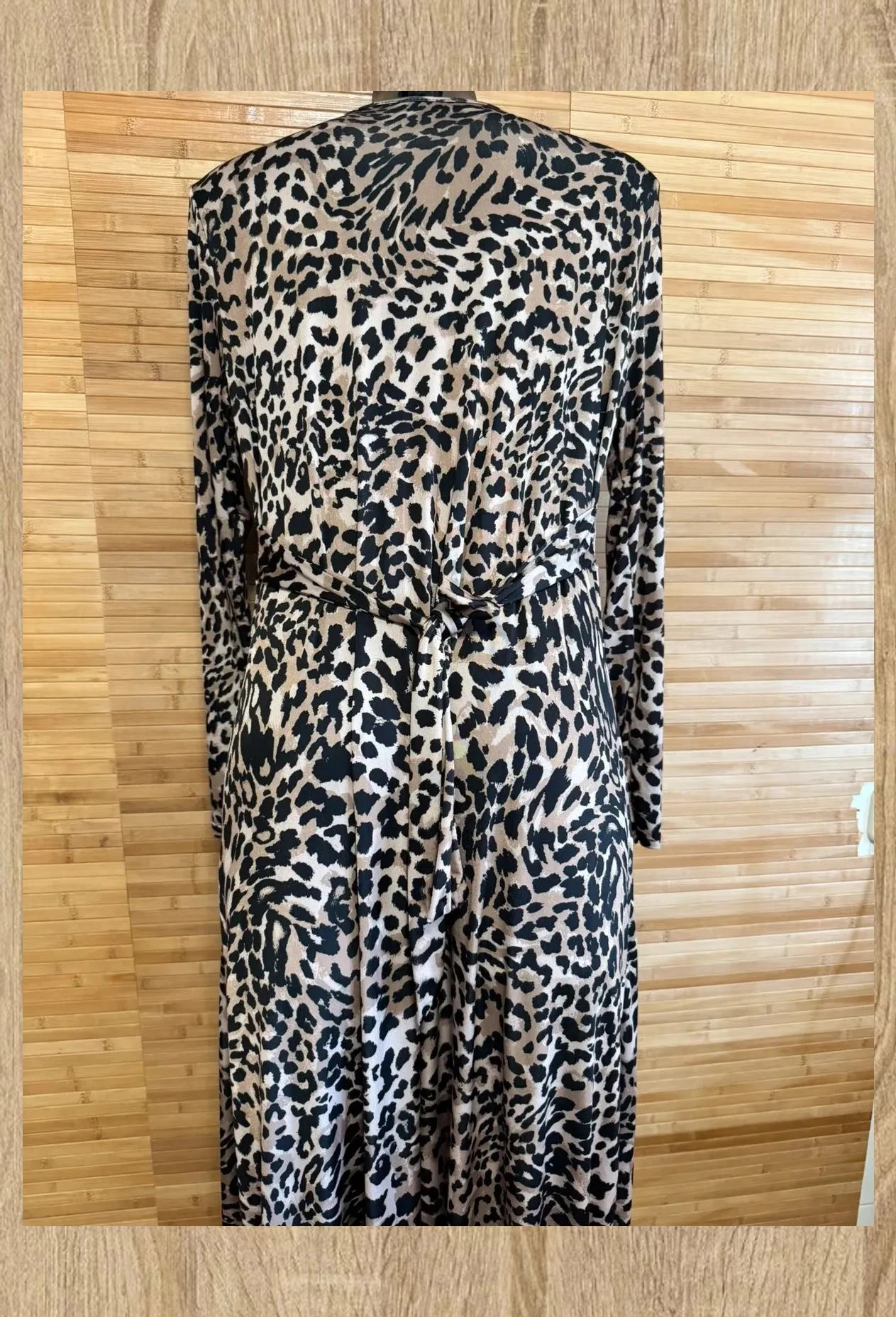 Divino vestido animal print , tela muy elástica, talla única para XL 😍 – La Boutique – taille Taille unique 5