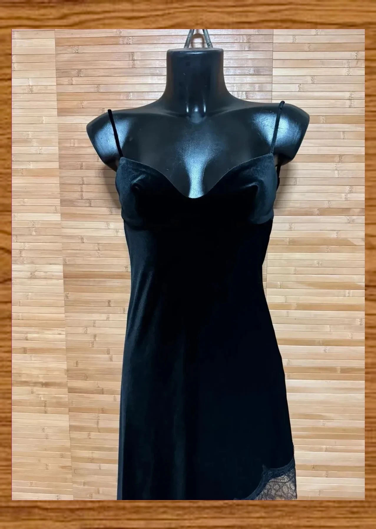 Divino vestido lencero de terciopelo y encaje de Zara ,talla XS 😍 – Zara – taille XS / 34 / 6 2