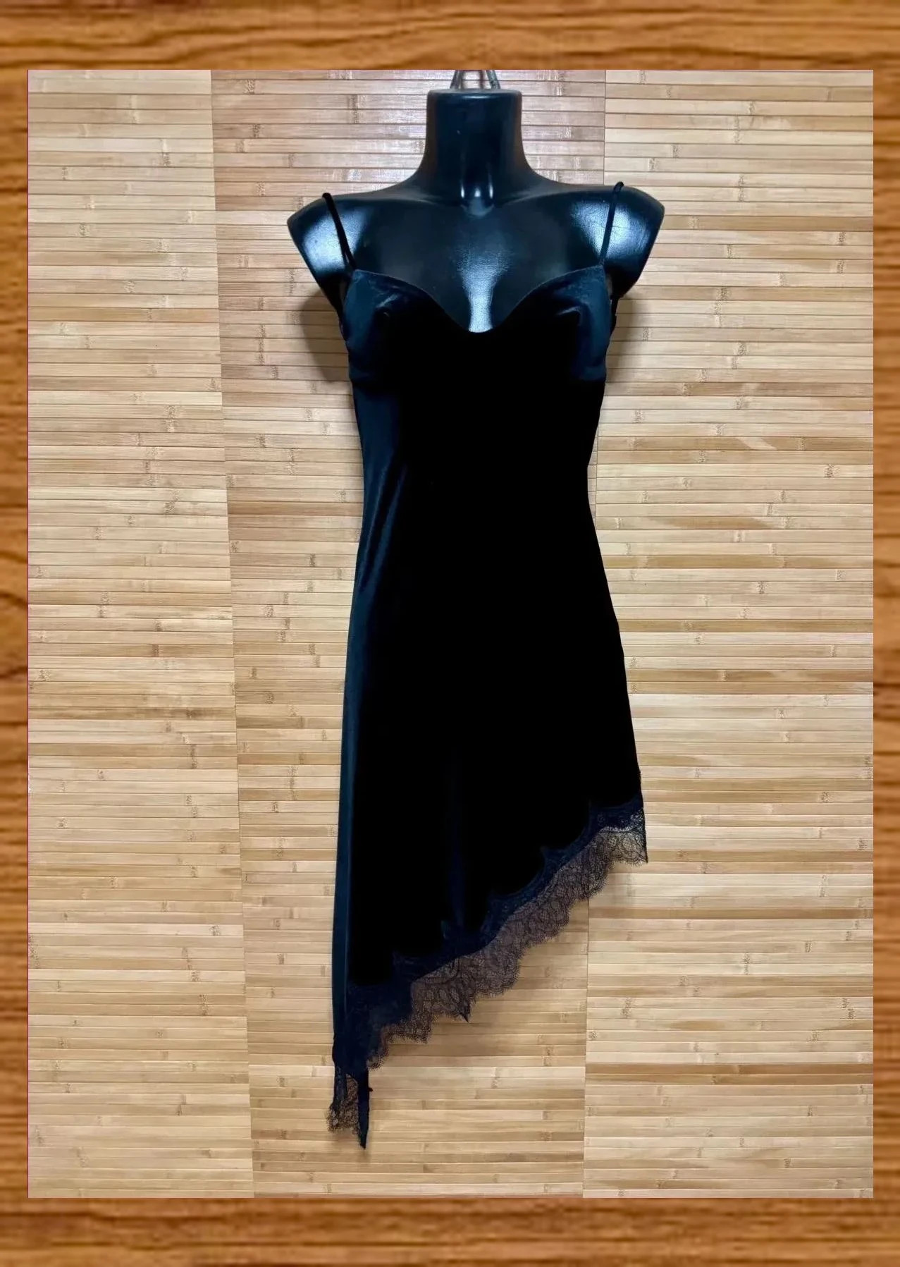 Divino vestido lencero de terciopelo y encaje de Zara ,talla XS 😍 – Zara – taille XS / 34 / 6 3