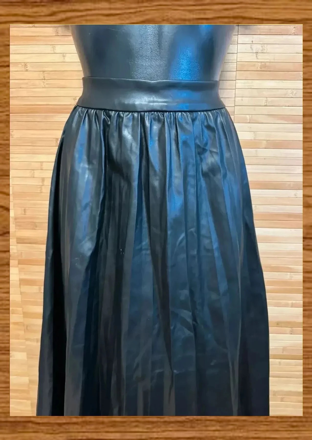 Divina falda midi plisada de polipiel , marca Anna Field , talla 40 😍 – Anna Field – taille L / 40 / 12 3