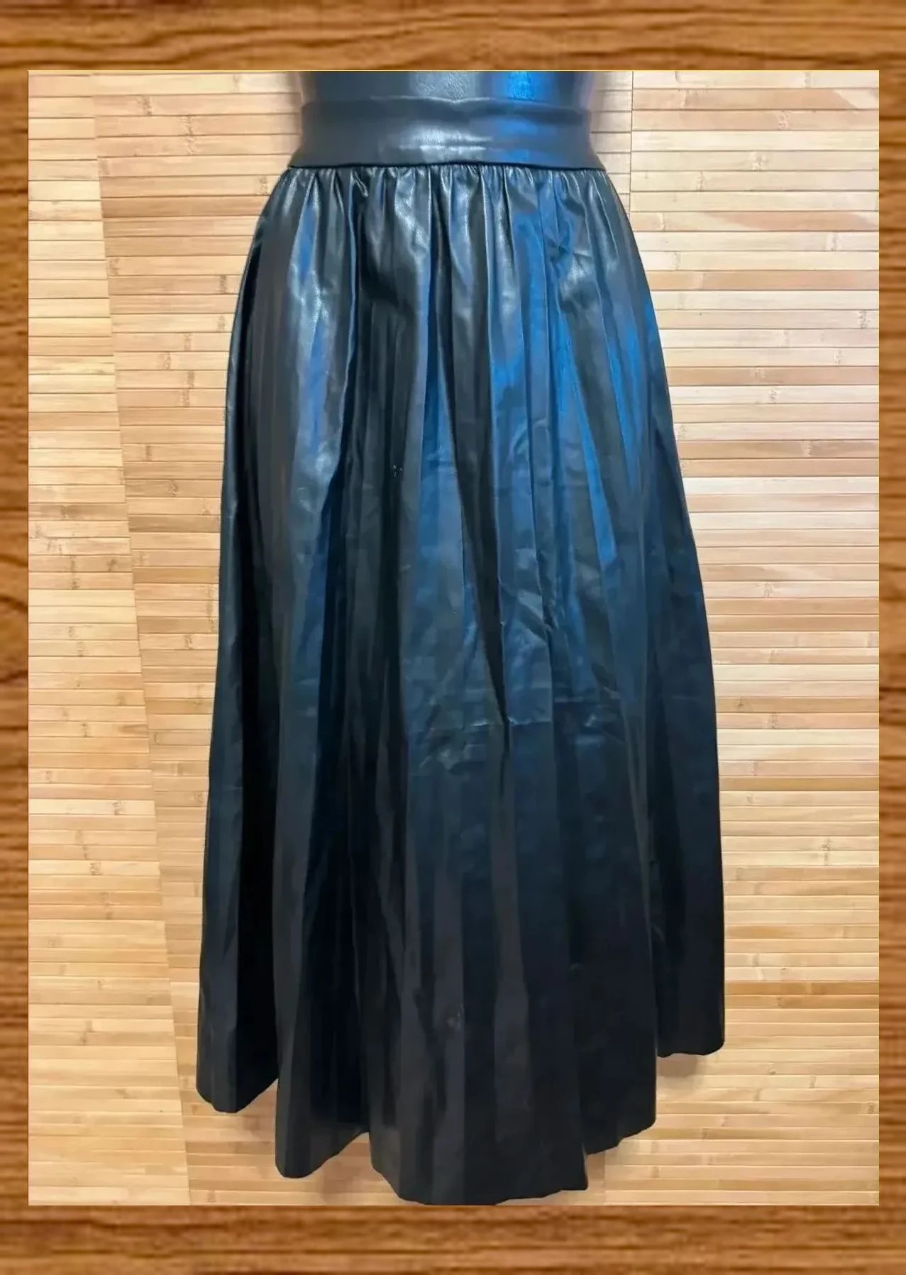 Divina falda midi plisada de polipiel , marca Anna Field , talla 40 😍 – Anna Field – taille L / 40 / 12 2