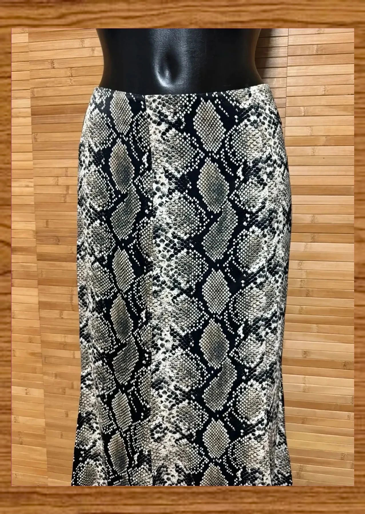 Divina falda midi satinada , animal print, de Zara talla XS 😍 – Zara – taille XS / 34 / 6 2