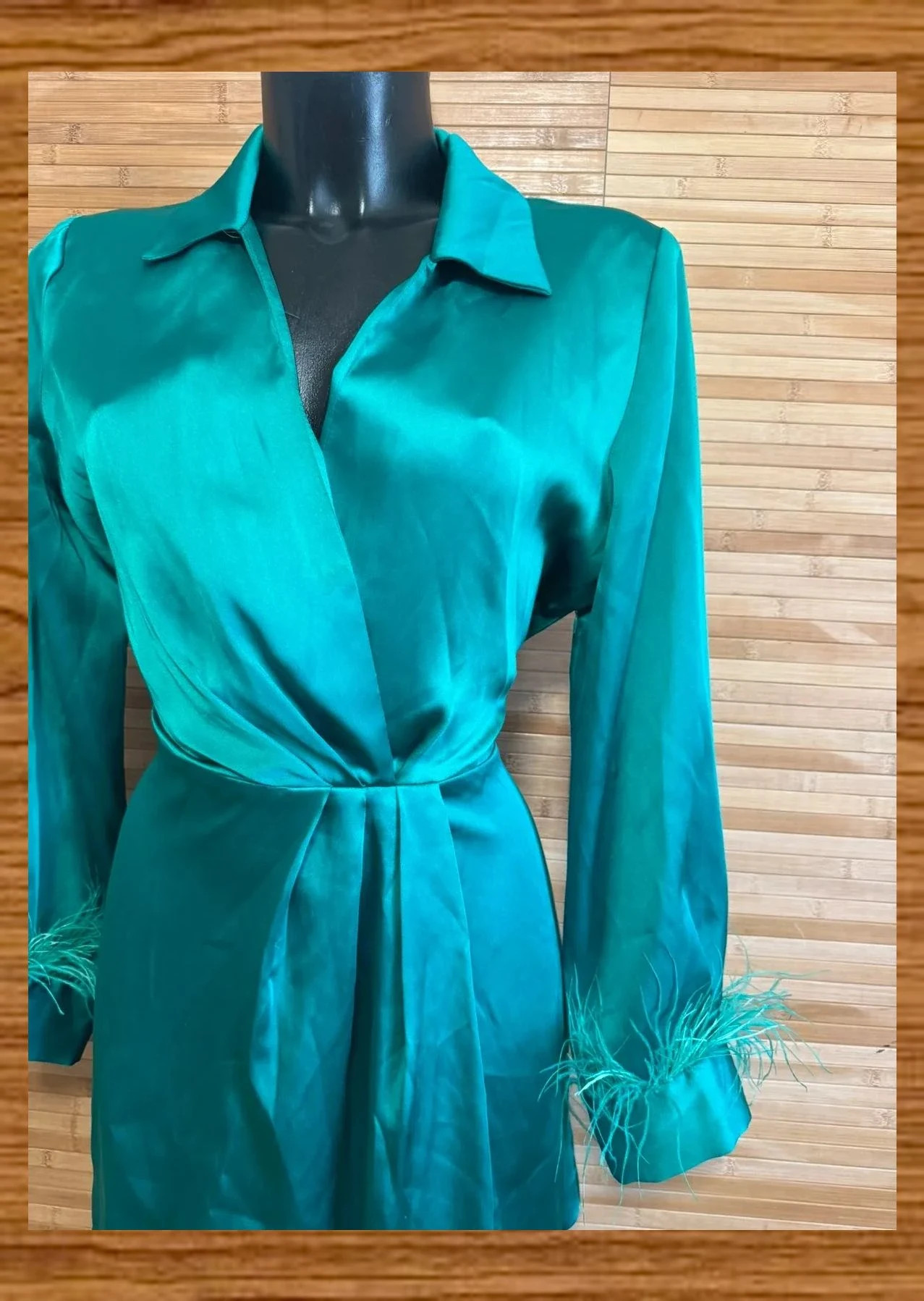 Vestido Verde escote cruzado con pluma en mangas de Zara , talla L 😍 – Zara – taille L / 40 / 12 3