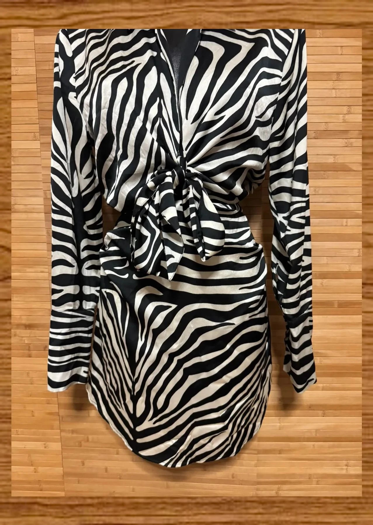 Vestido satinado estampado zebra de Gina tricot talla 38 😍 – Gina Tricot – taille M / 38 / 10 2