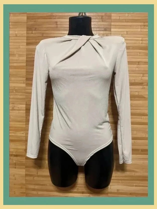 Body elástico color beige claro , talla única para M-L 😍