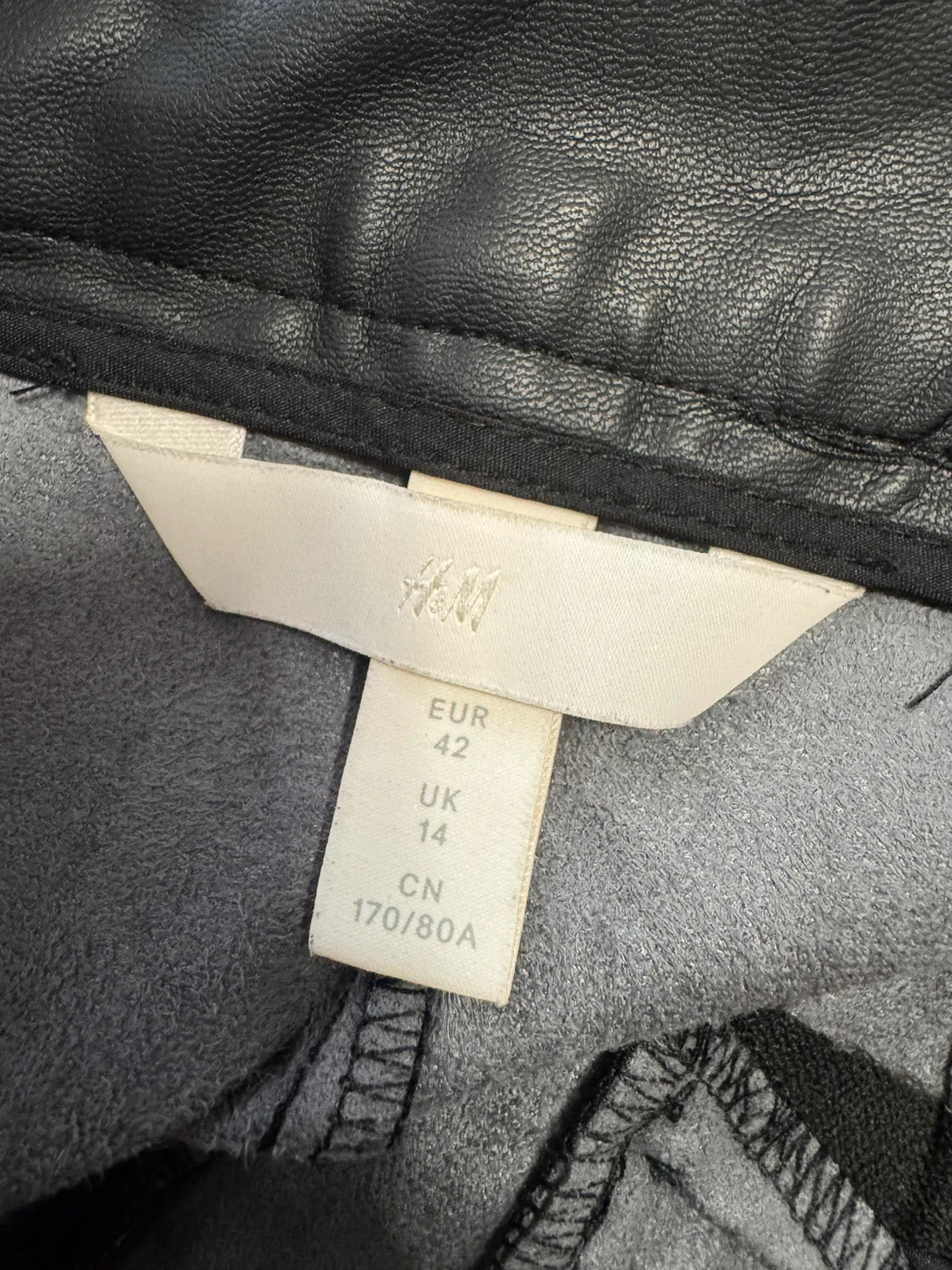 Pantalones polipiel de H&M talla 42 😍 – H&M – taille XL / 42 / 14 5