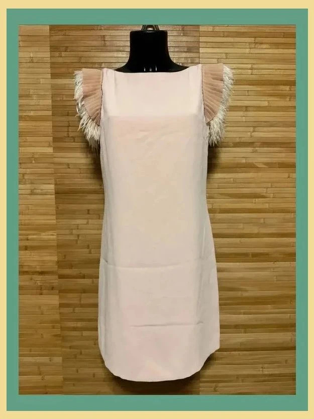 Divino vestido marca Pinko talla 38 color beige rosado 😍