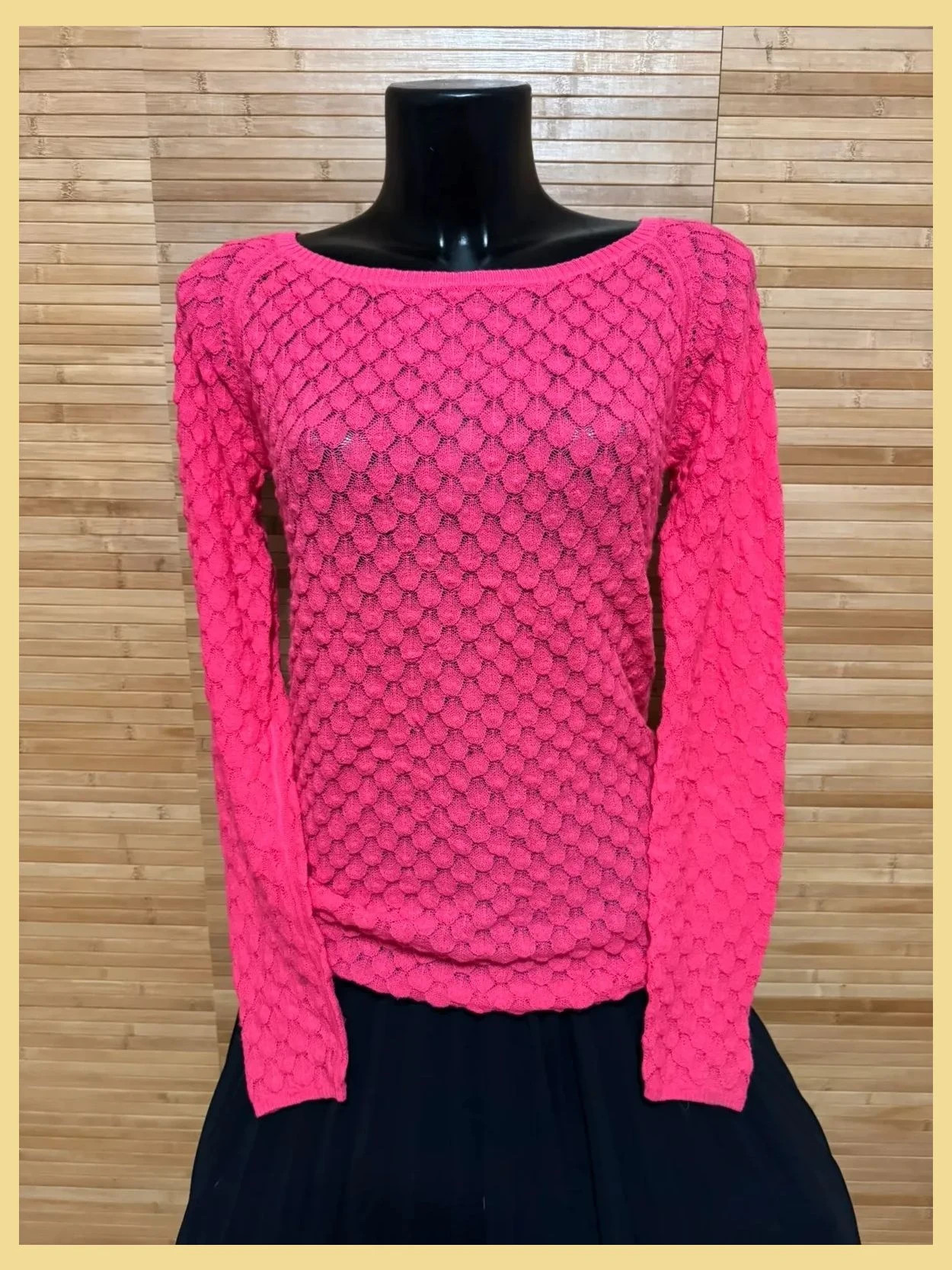 Divino jersey rosa de hoss intropia , talla S 😍