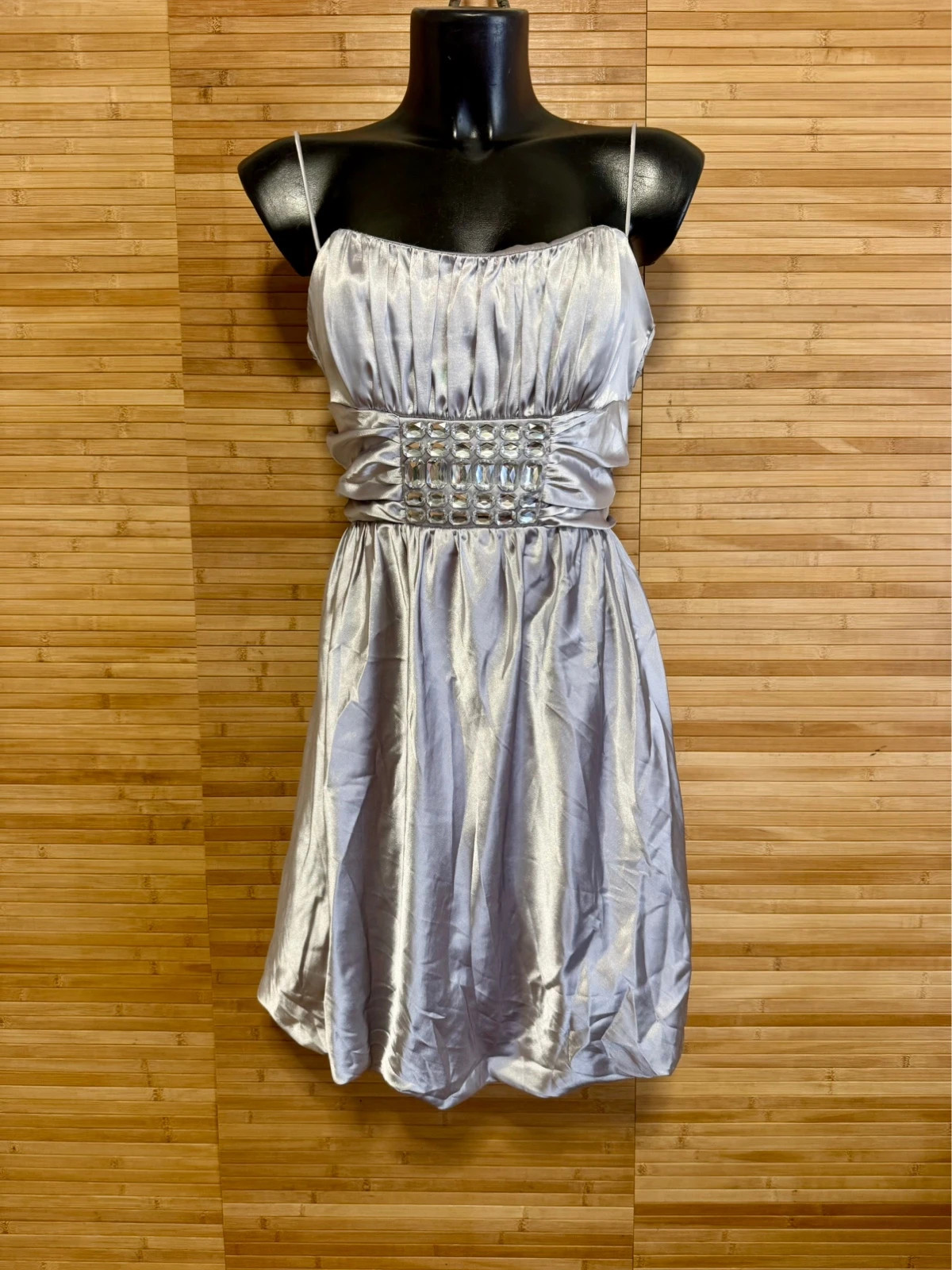 Divino vestido fiesta de Easy wear talla 42 😍