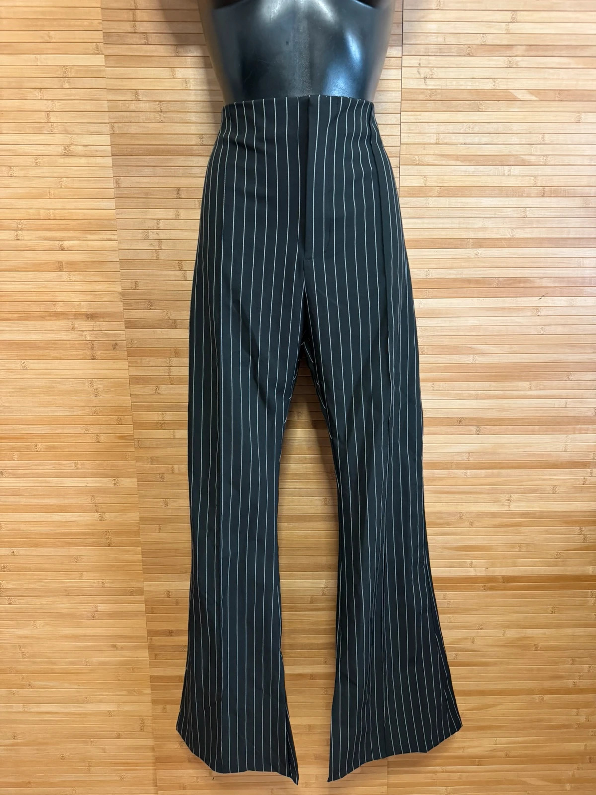 Divino pantalón rayas ancho acampanado de Bershka talla 44 😍
