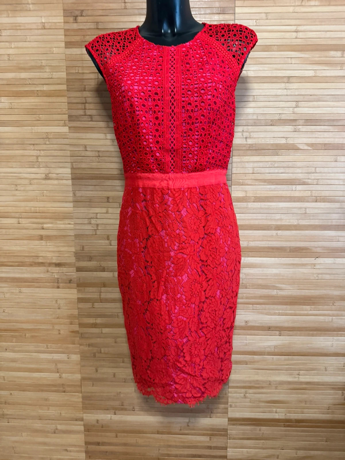 Divino vestido encaje rojo de marca Next talla 38 😍