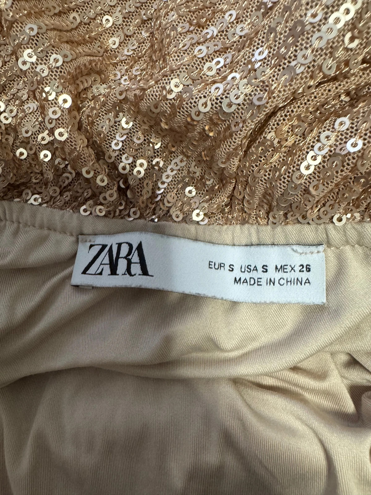 Vestido lentejuelas dorado de Zara , talla S 😍 – Zara – taille S / 36 / 8 5