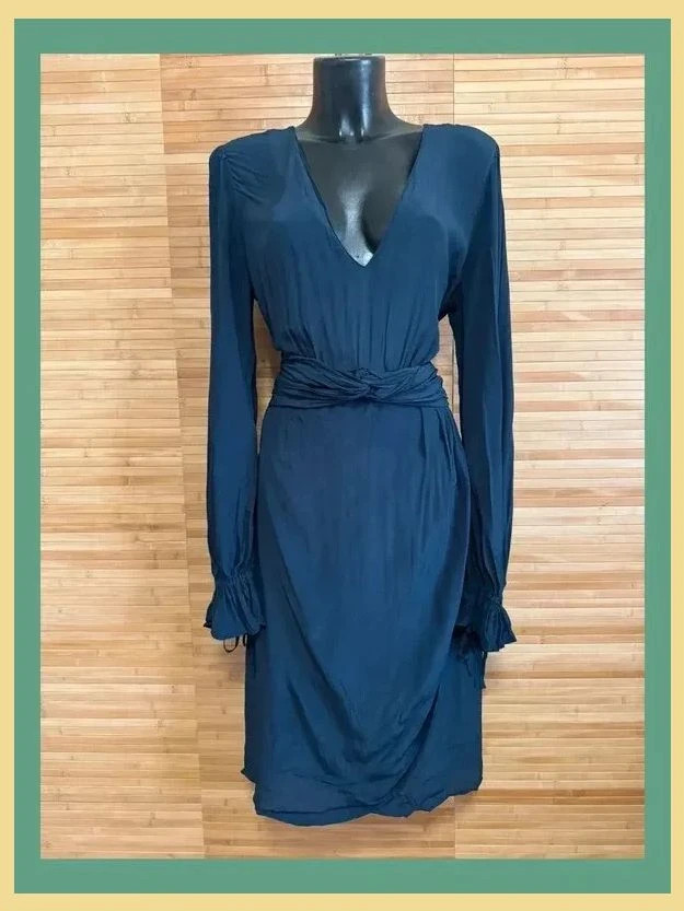 Divino vestido midi tela viscosa de Maison Scotch talla L 😍