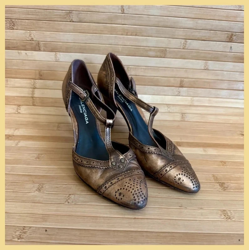 Tacones vintage de Balenciaga color dorado cobre 😍
