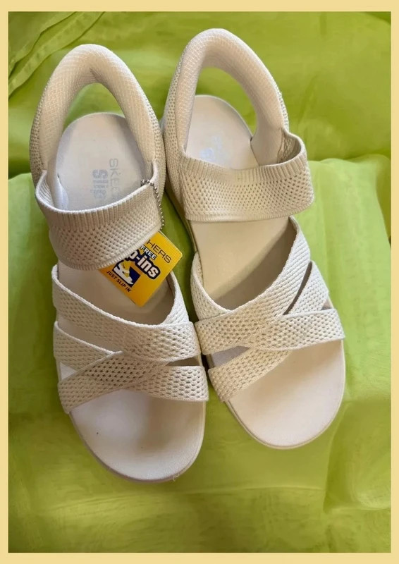 Divinas comodisimas sandalias marca Skechers , número 38 😍
