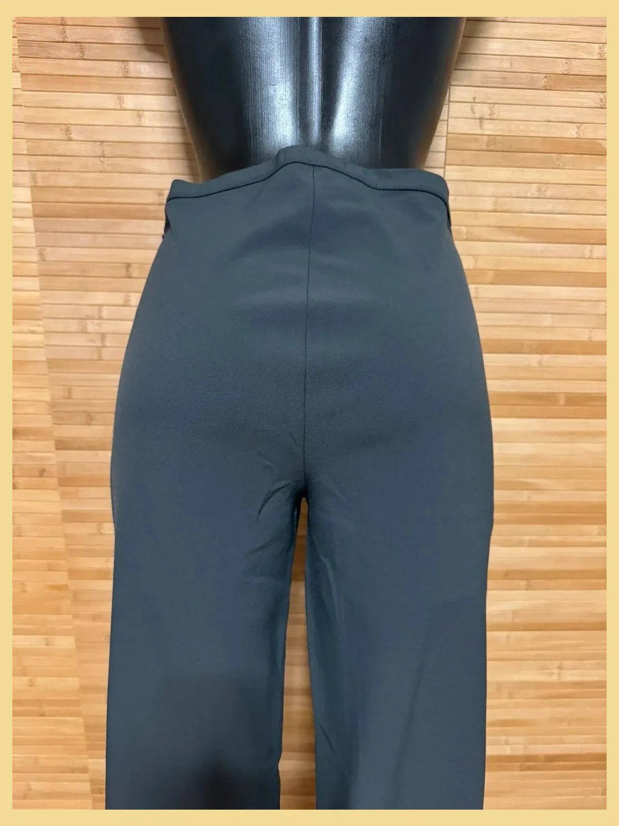 Divino pantalón muy elástico ligeramente acampanado 😍 – Marithé + François Girbaud – taille M / 38 / 10 5