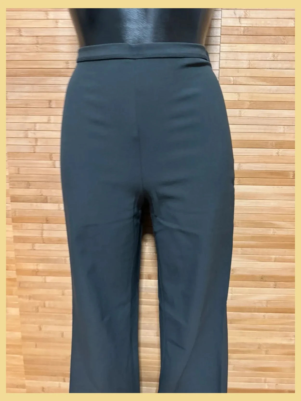 Divino pantalón muy elástico ligeramente acampanado 😍 – Marithé + François Girbaud – taille M / 38 / 10 3