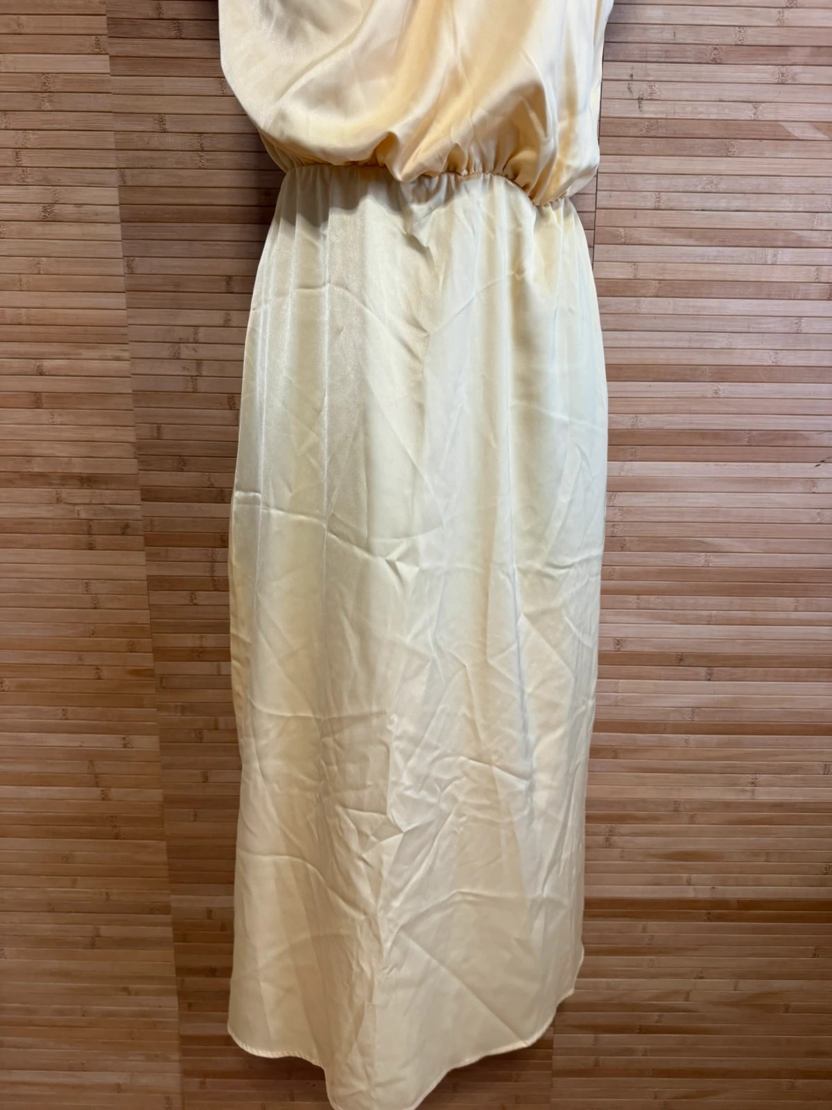 Divino vestido satinado de fiesta , talla M 😍 – La Boutique – taille M / 38 / 10 2