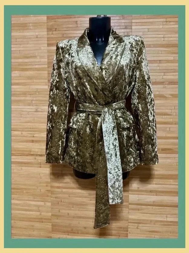 Espectacular blazer terciopelo con brillo de Zara , talla M 😍