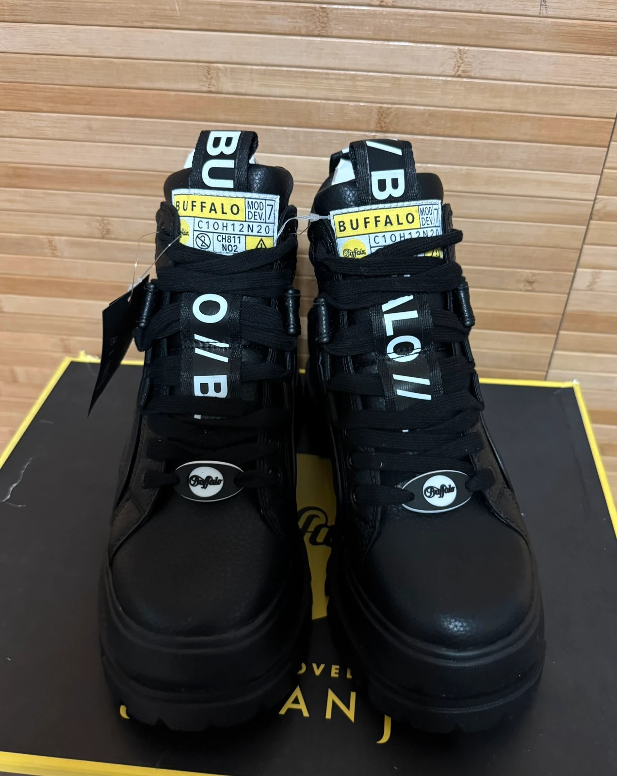 Divinos botines piel vegana de marca Buffalo número 37 😍 – Buffalo – taille 37 2