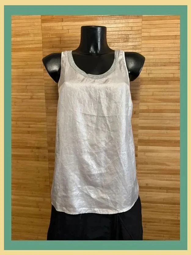 Blusa brillo marca Sandro talla M 😍