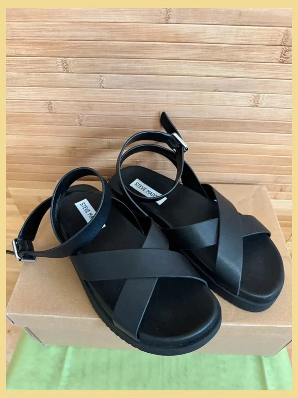 Sandalias planas negras de piel de Steve Madden , número 38 😍 – Steve Madden – taille 38 2