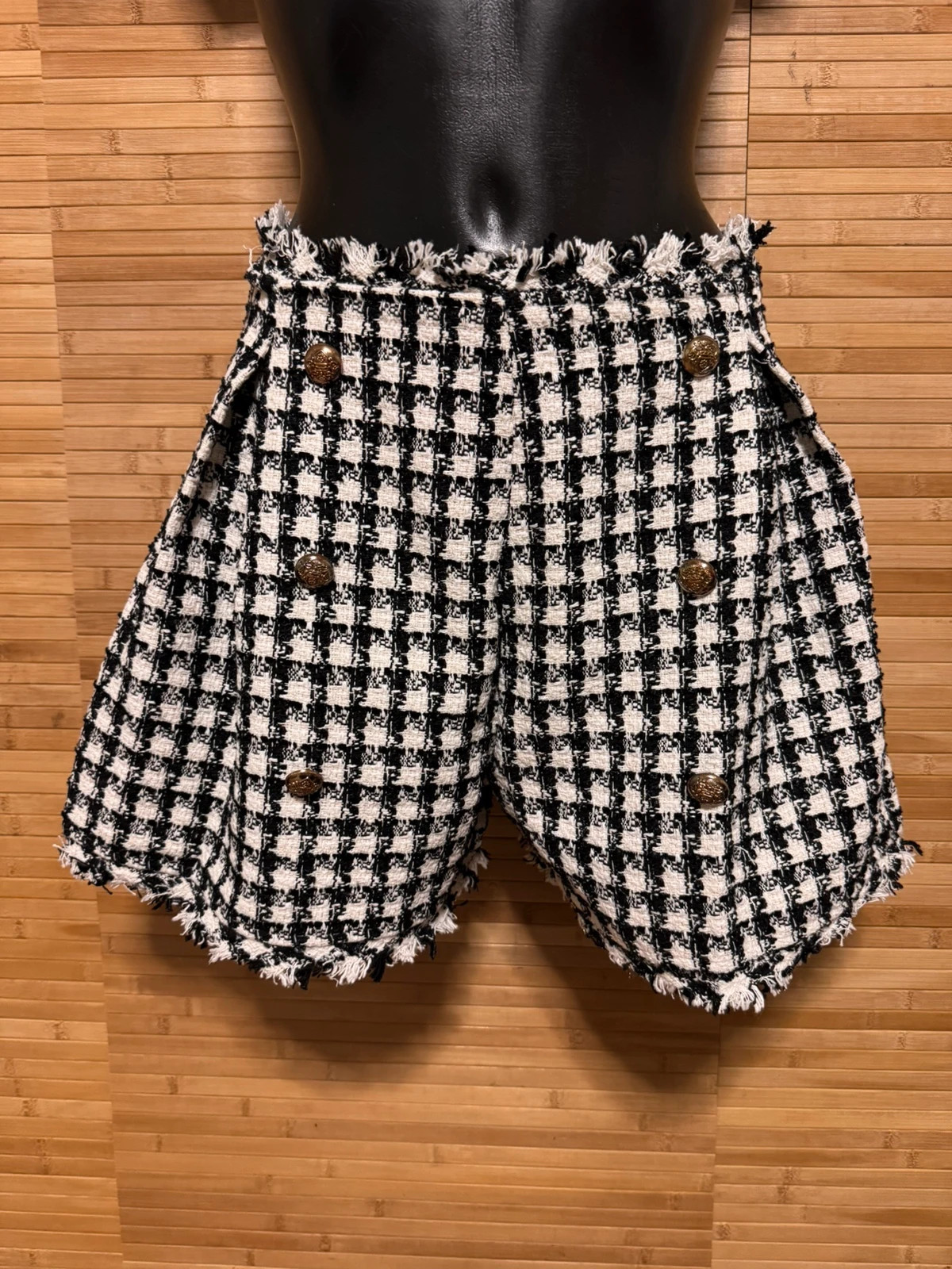 Short bicolor tela tweed talla S/M 😍