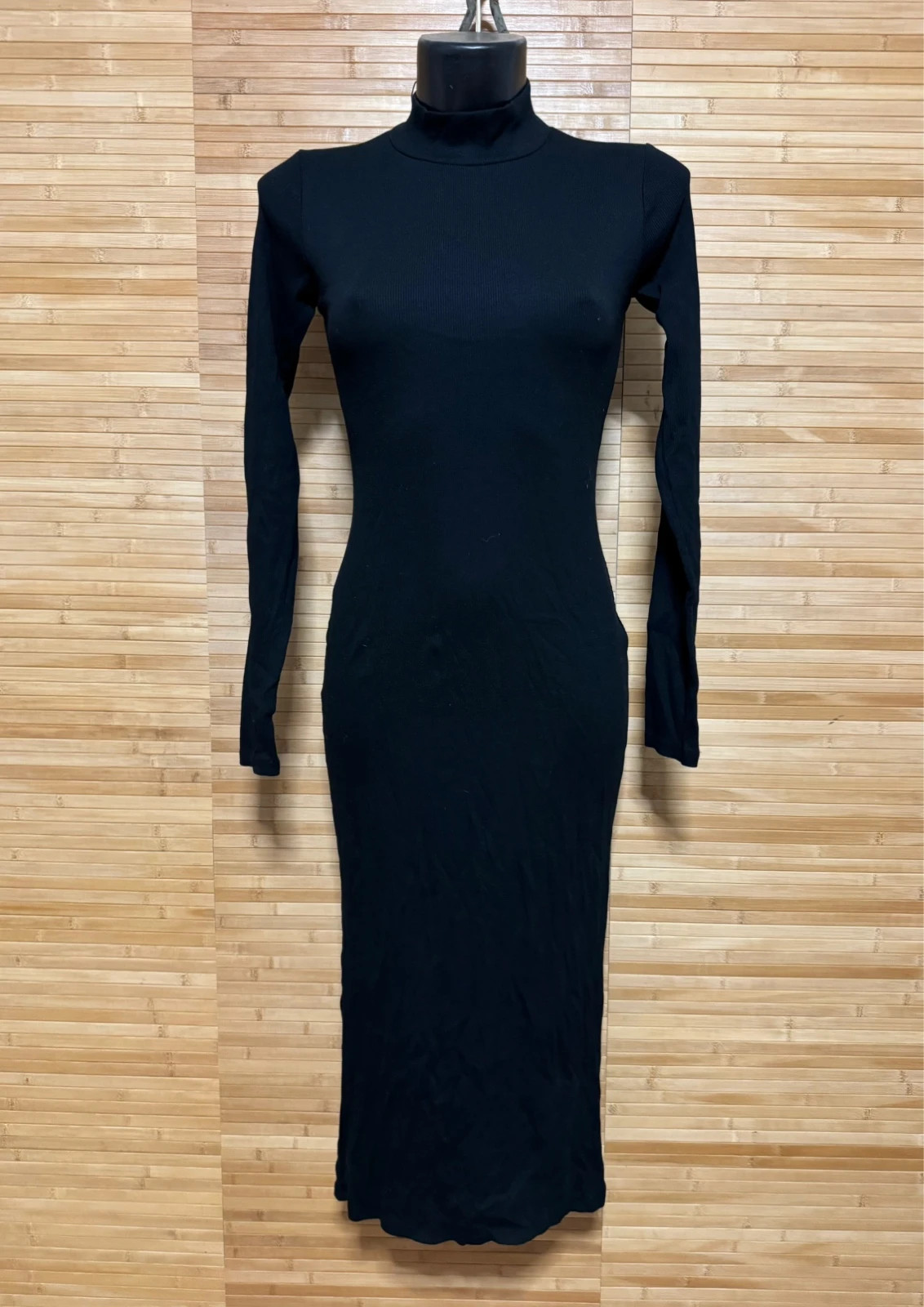 Vestido largo espalda descubierta de Pull&Bear talla L , elástico 😍